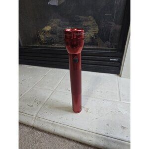 MAG-LITE 10" Red incandescent Flashlight 2D Cell/No Battery Included